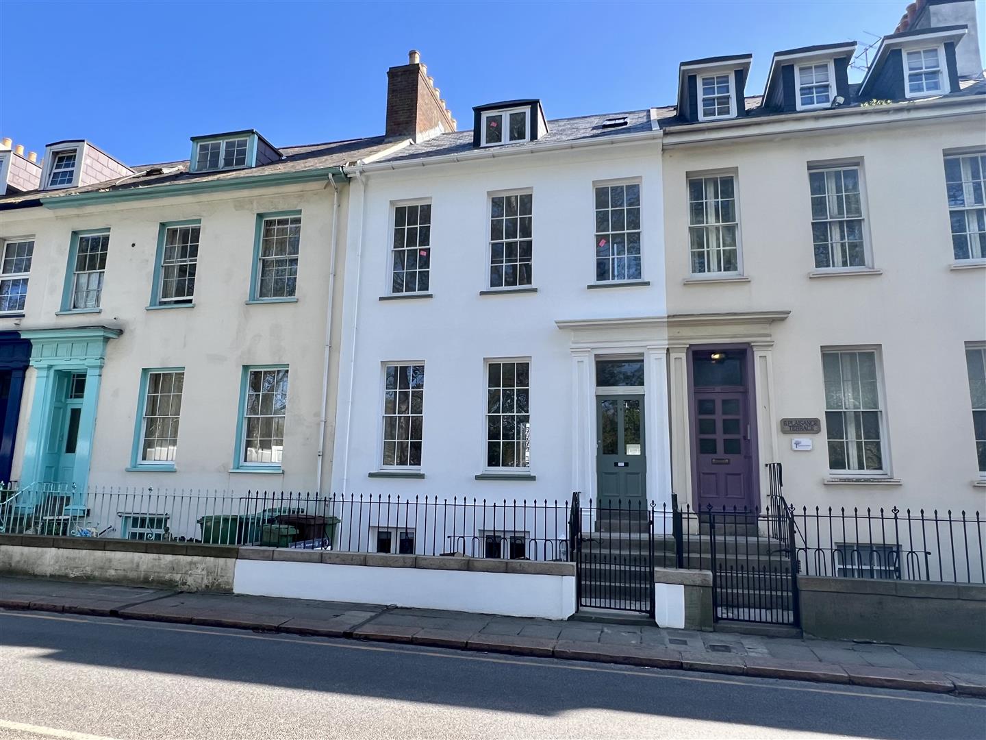 5 Plaisance Terrace, La Route Du Fort, St. Saviour, Jersey